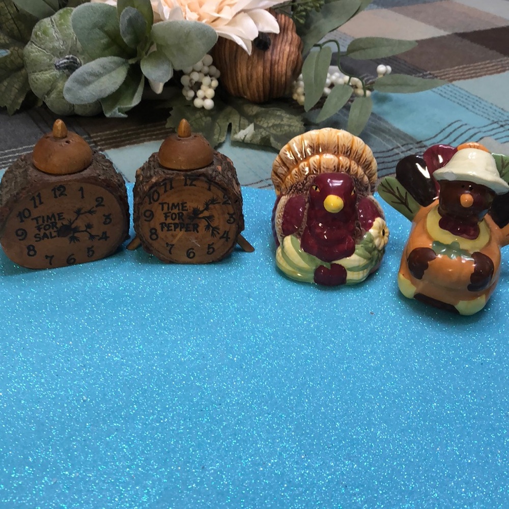 Two sets of vintage South and pepper shakers